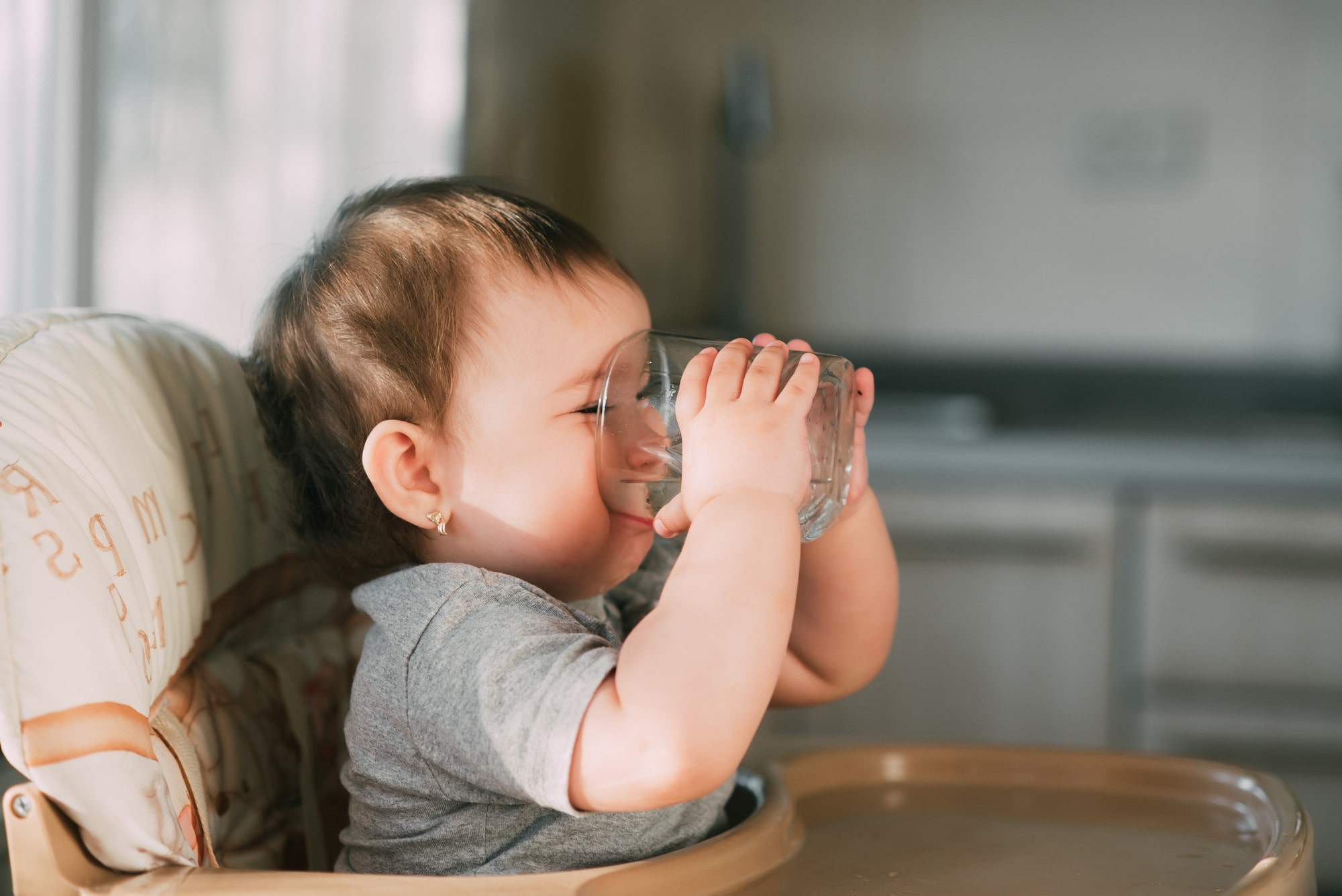 Bebeklerin Sıvı İhtiyacı: Bebeklere Su Verme Zamanı ve Miktarı