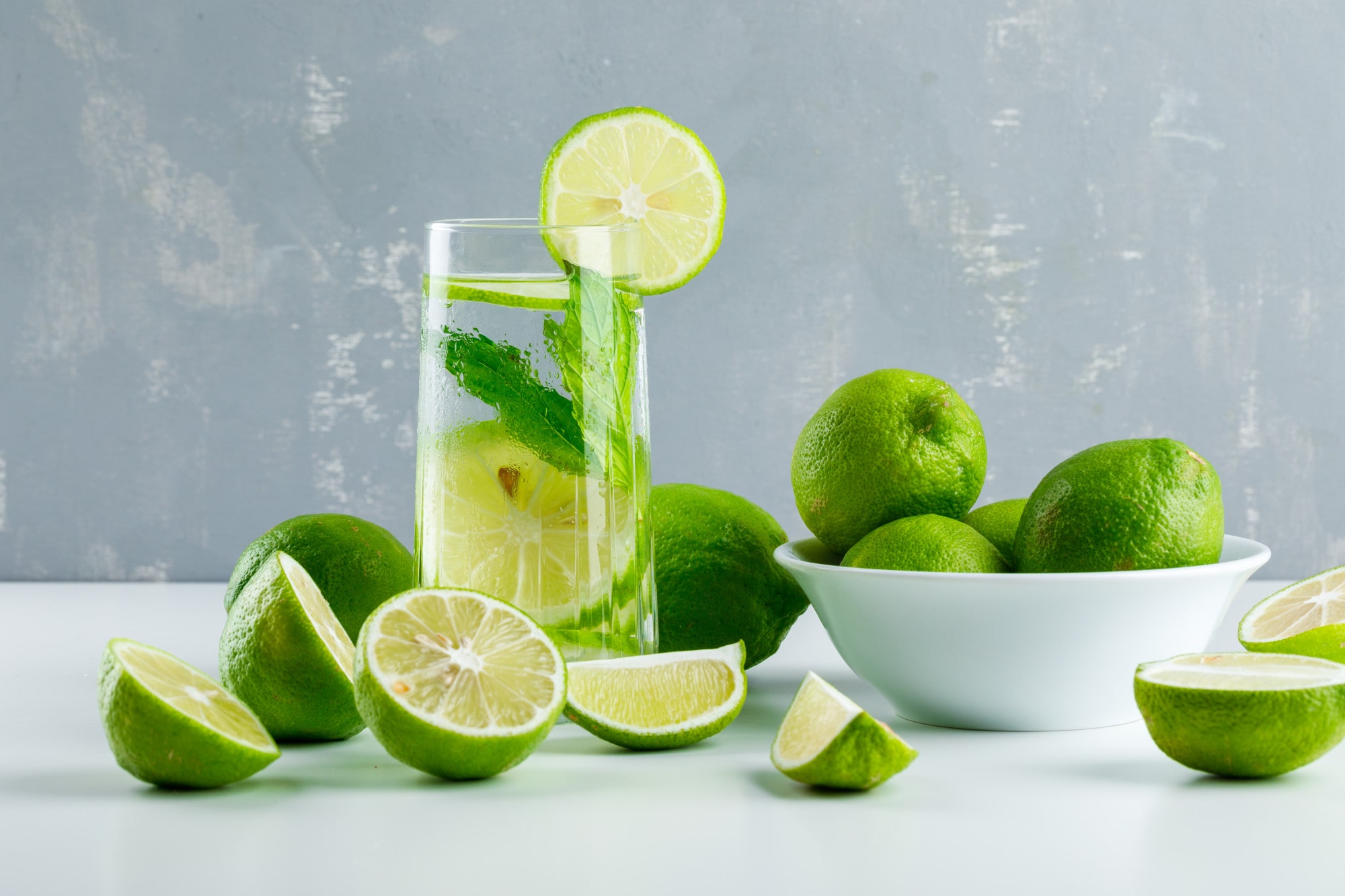 Limonlu Su İçmek: Faydaları ve Zararları Nelerdir? - Ethicwater