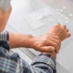 2025’te Parkinson Salgını: Neden Demansı Geride Bırakabilir?