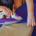 Giysileri Islak mı Kuru mu Ütülemeli?