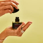 En İyi 13 Lüks Kadın Parfümü 2025: Kalıcı ve Etkileyici Kokular