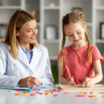 Otizmli Bireyler İçin Tıbbi Randevular ve İlaç Kullanımı İpuçları