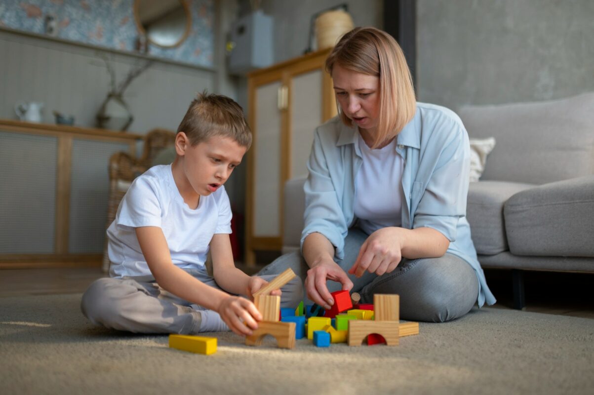 Otizmli Çocuğunuzun Günlük Yaşamına Nasıl Destek Olabilirsiniz?