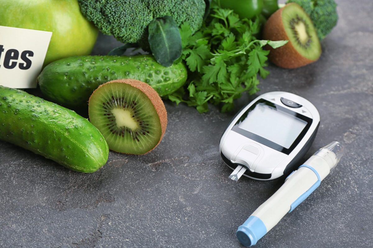 Düşük Kan Şekeri (Hipoglisemi): Belirtiler, Nedenler, Önleme ve Tedavi