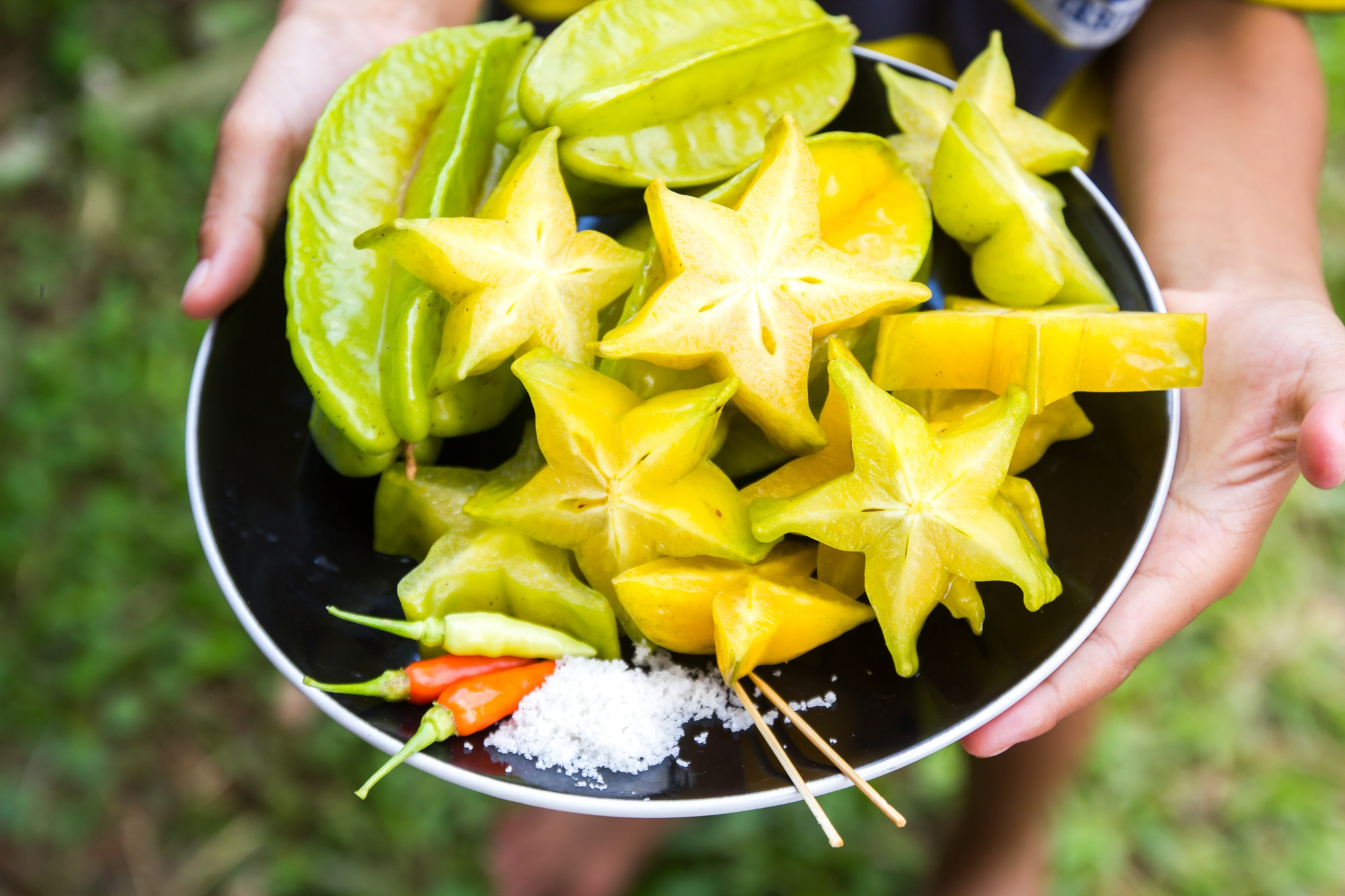 Yıldız Meyvesi: Faydaları, Tüketimi ve Riskleri