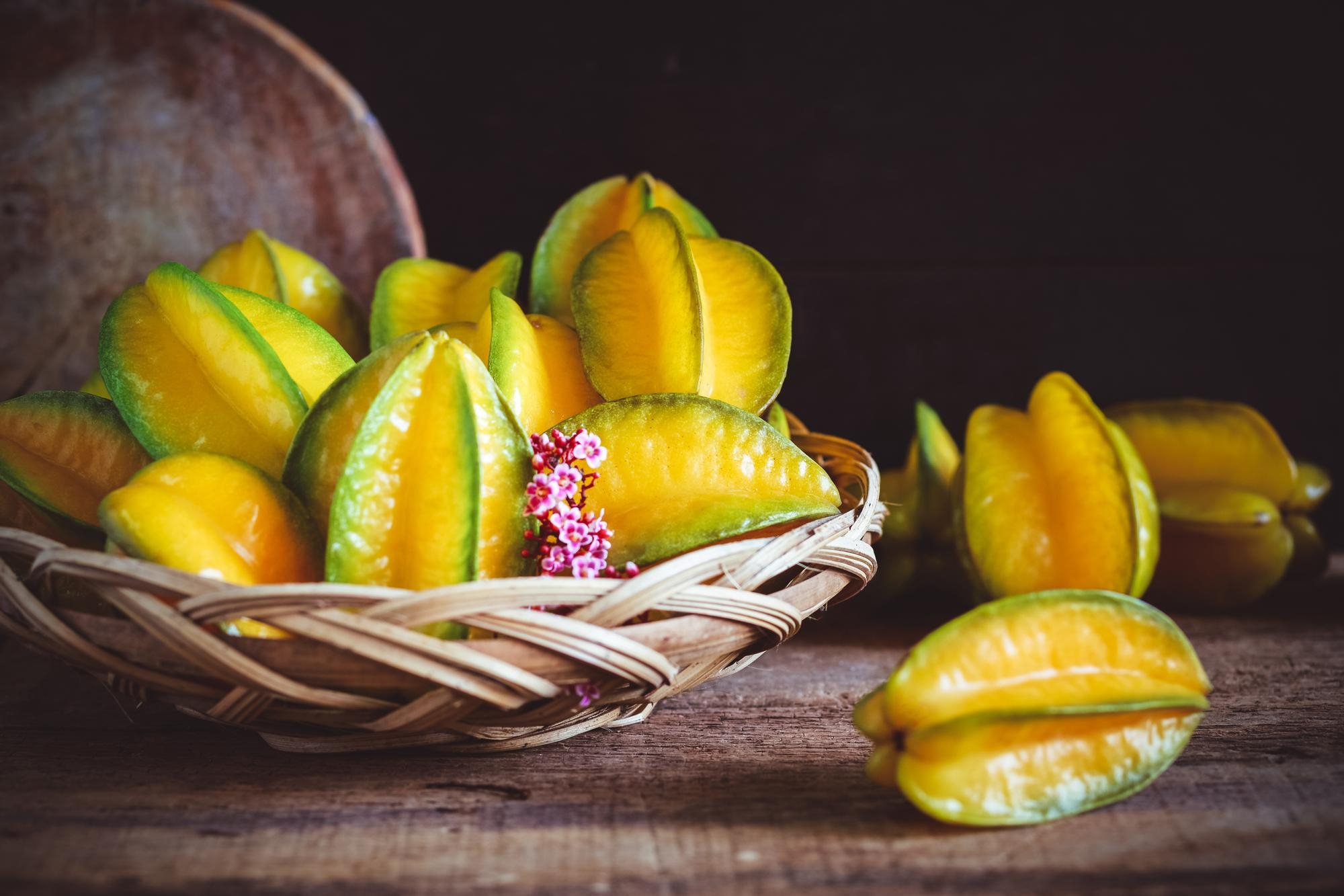 Yıldız Meyvesi: Faydaları, Tüketimi ve Riskleri