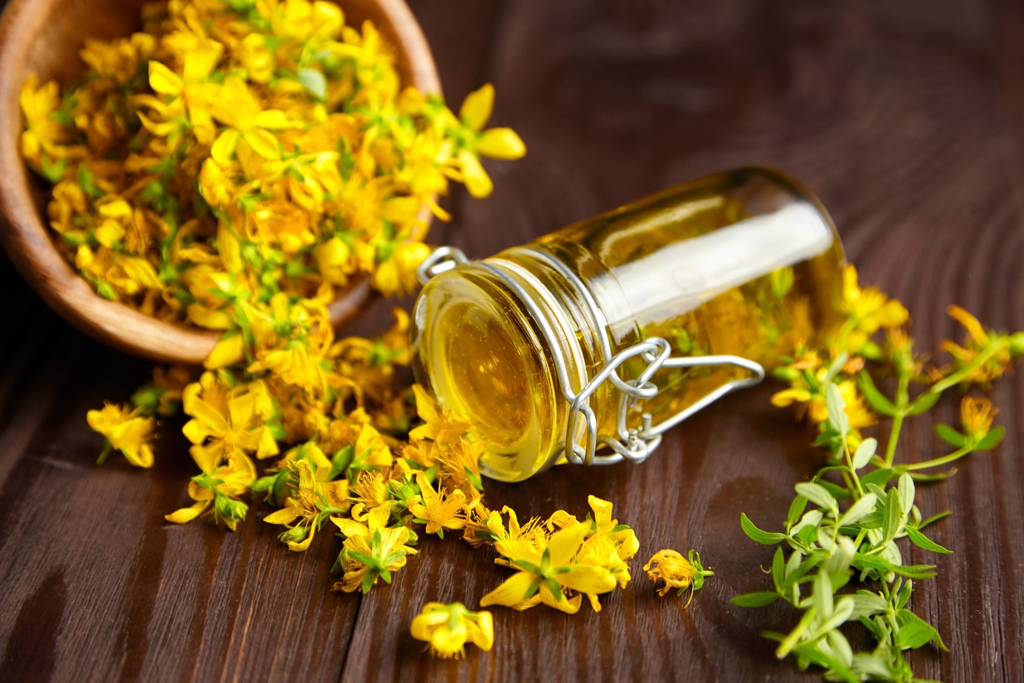 Sarı Kantaron Yağı Faydaları ve Kullanımı